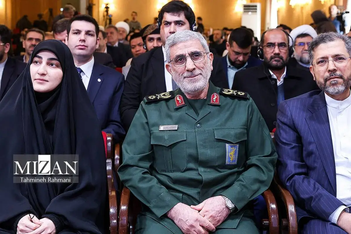 سردار قاآنی و زینب سلیمانی در کنفرانس مقاومت