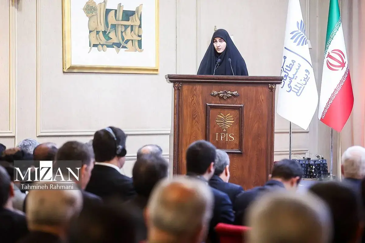 سردار قاآنی و زینب سلیمانی در کنفرانس مقاومت