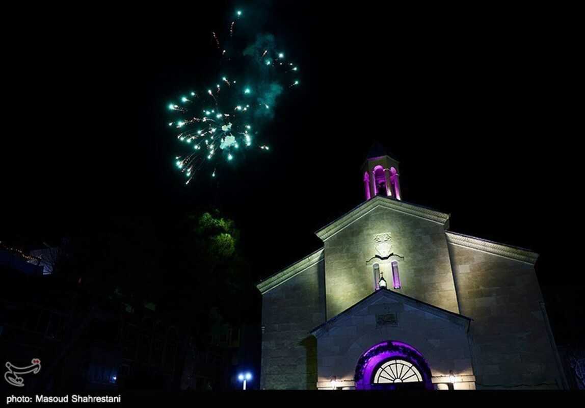جشن سال نو میلادی در تهران با شکوه برگزار شد