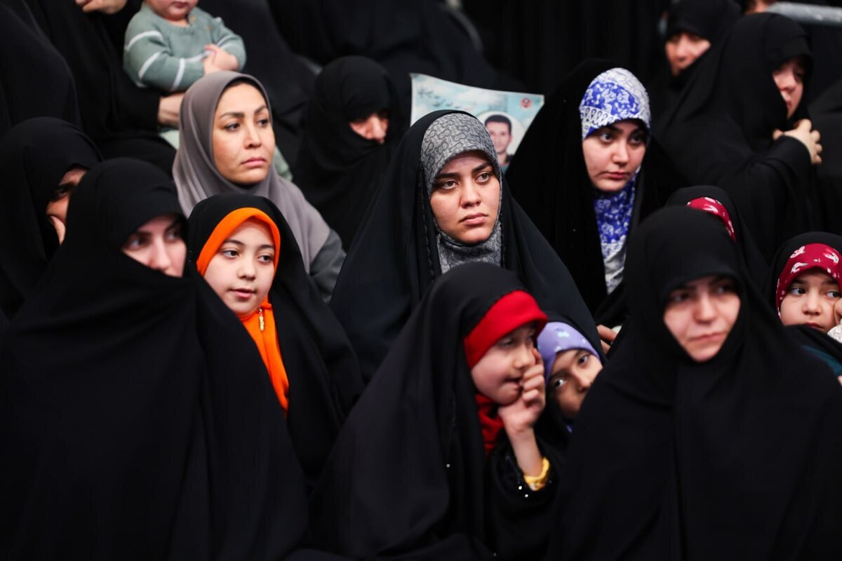 دیدار خانواده‌های شهدای جنگ ۱۲ روزه با رهبر انقلاب