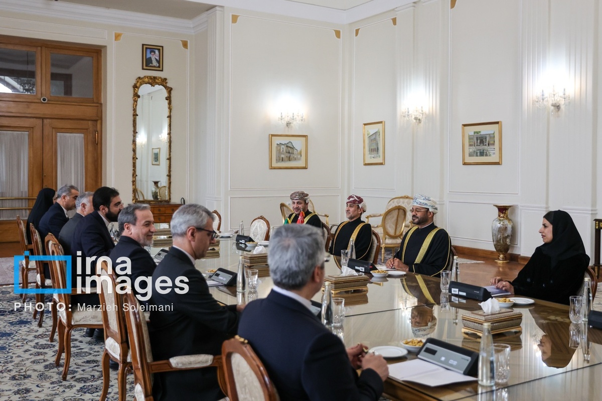 دیدار عباس عراقچی با وزیر امور خارجه عمان