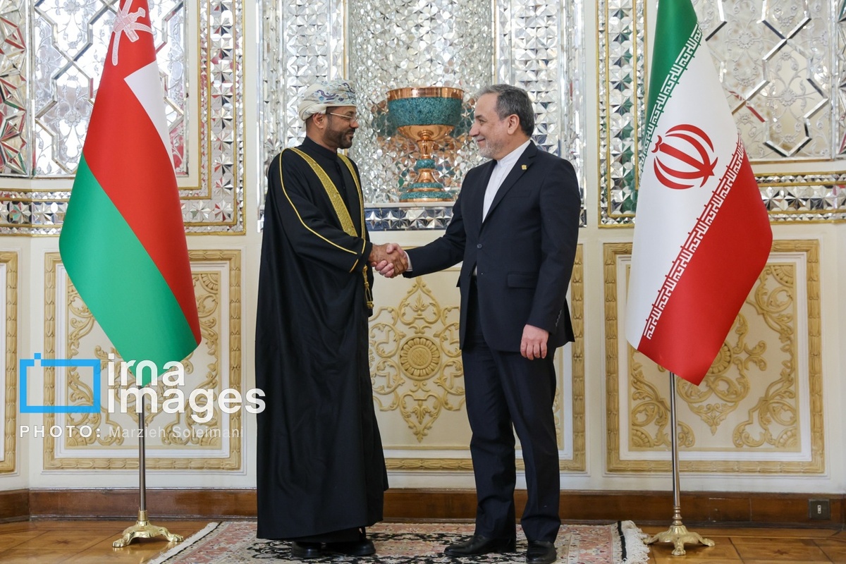 دیدار عباس عراقچی با وزیر امور خارجه عمان