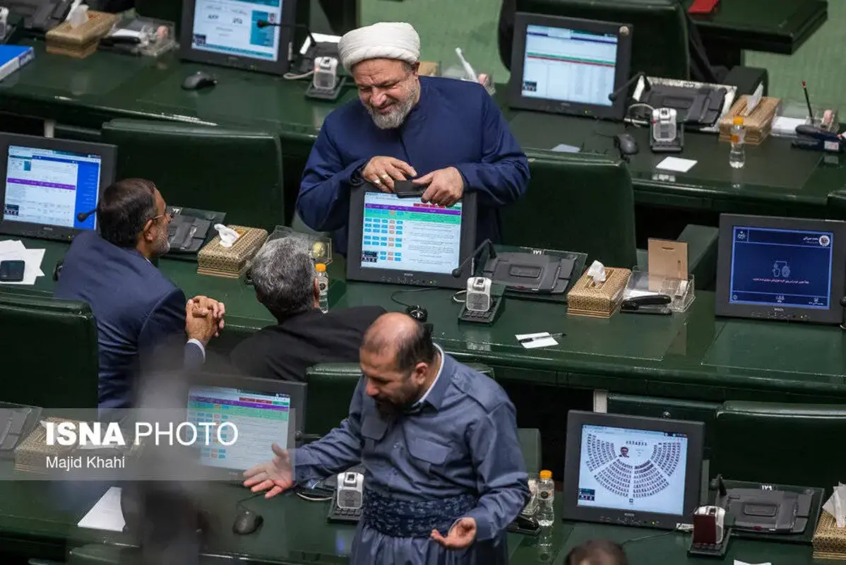 حاشیه‌هایی از صحن علنی مجلس پس از نا آرامی‌های اخیر