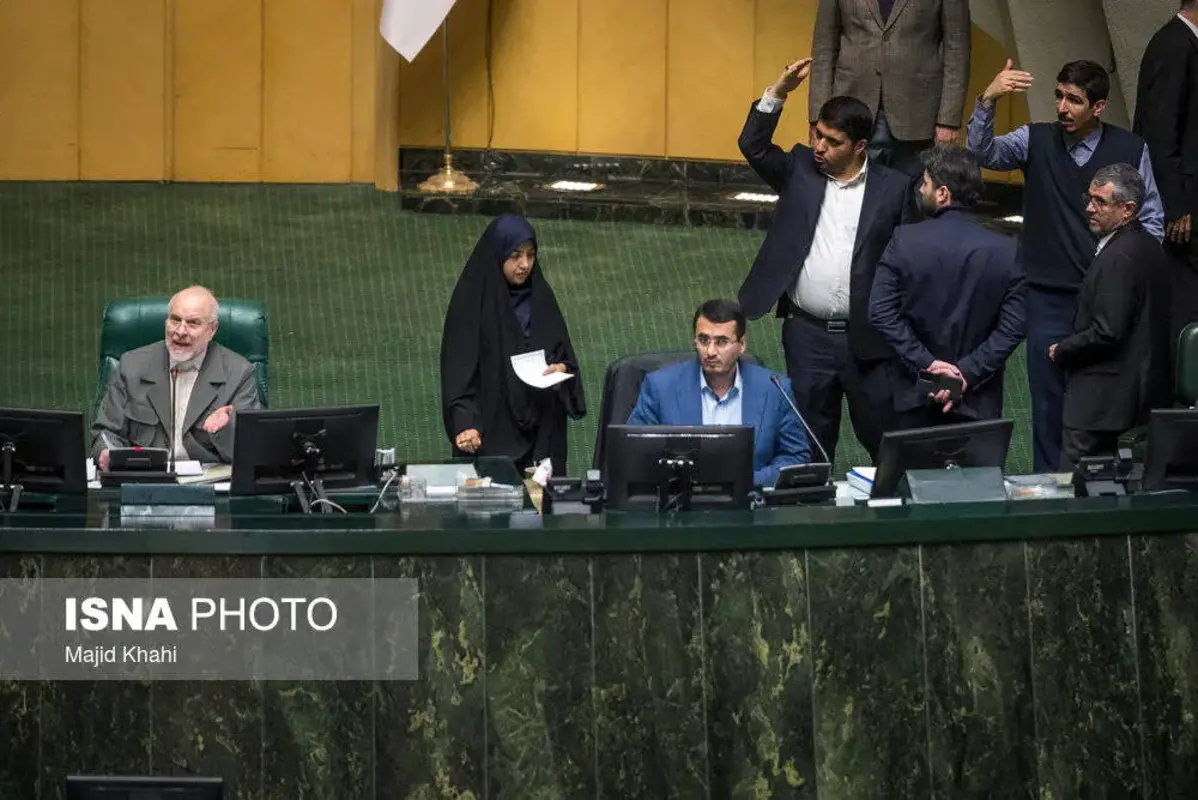 حاشیه‌هایی از صحن علنی مجلس پس از نا آرامی‌های اخیر