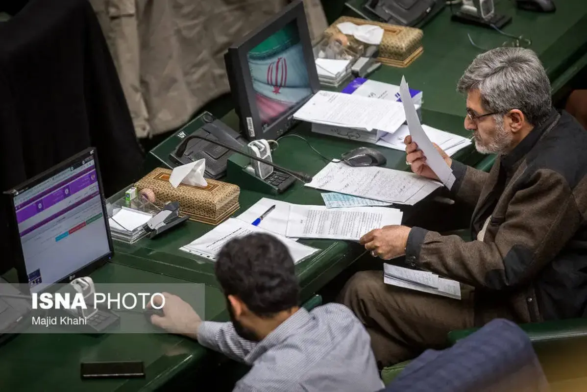 حاشیه‌هایی از صحن علنی مجلس پس از نا آرامی‌های اخیر