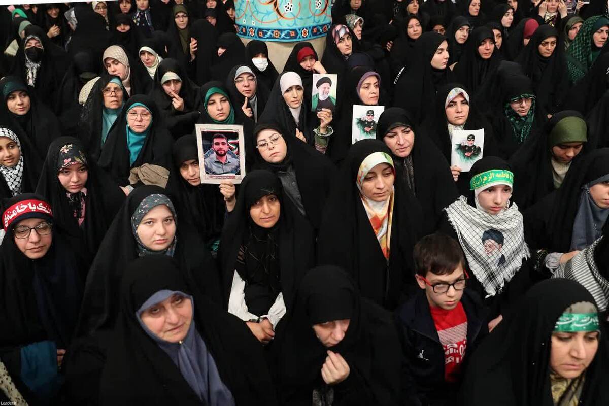  دیدار هزاران نفر از قشرهای مختلف مردم  با رهبر انقلاب