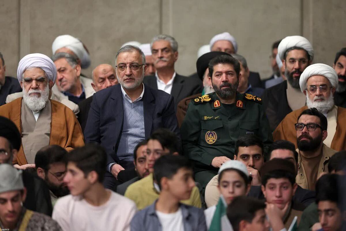  دیدار هزاران نفر از قشرهای مختلف مردم  با رهبر انقلاب