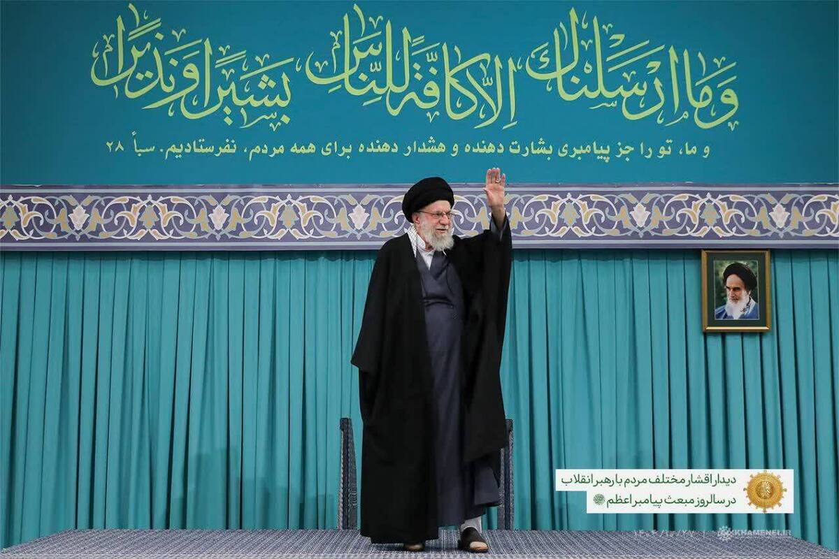  دیدار هزاران نفر از قشرهای مختلف مردم  با رهبر انقلاب