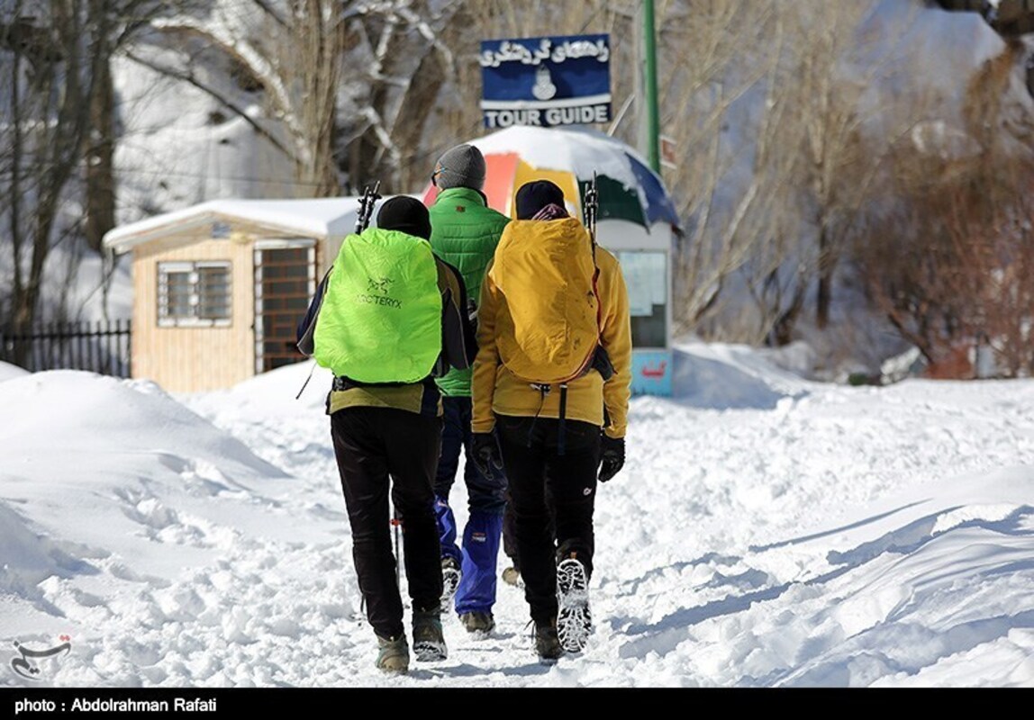 آبشار گنجنامه همدان یخ زد
