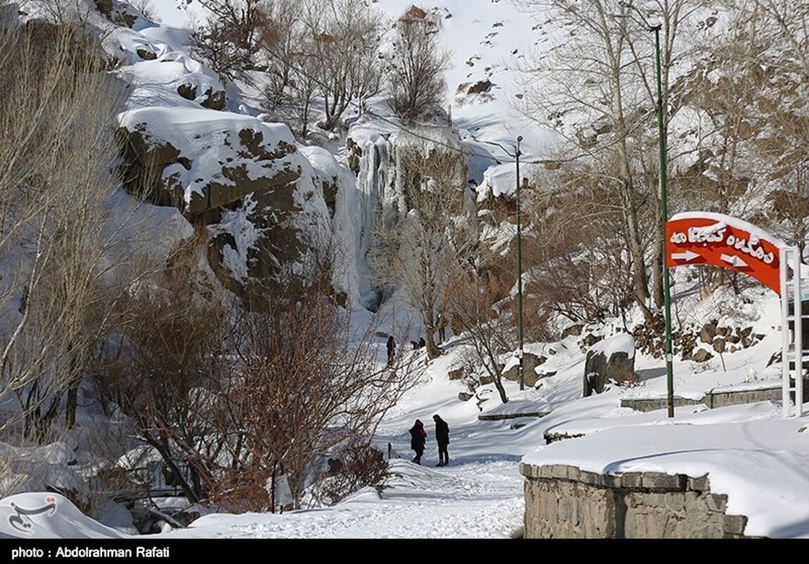 آبشار گنجنامه همدان یخ زد