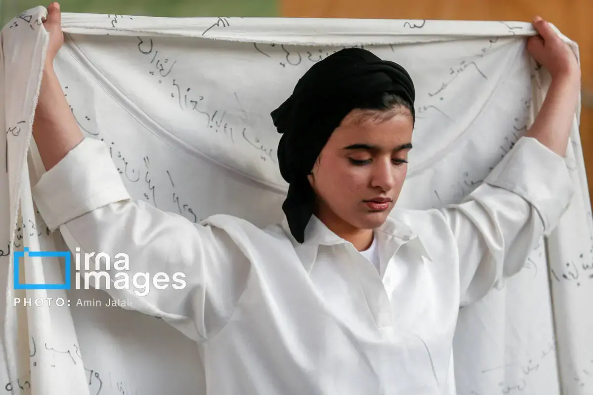 اجرای نامیران در سومین روز جشنواره تئاتر خیابانی فجر