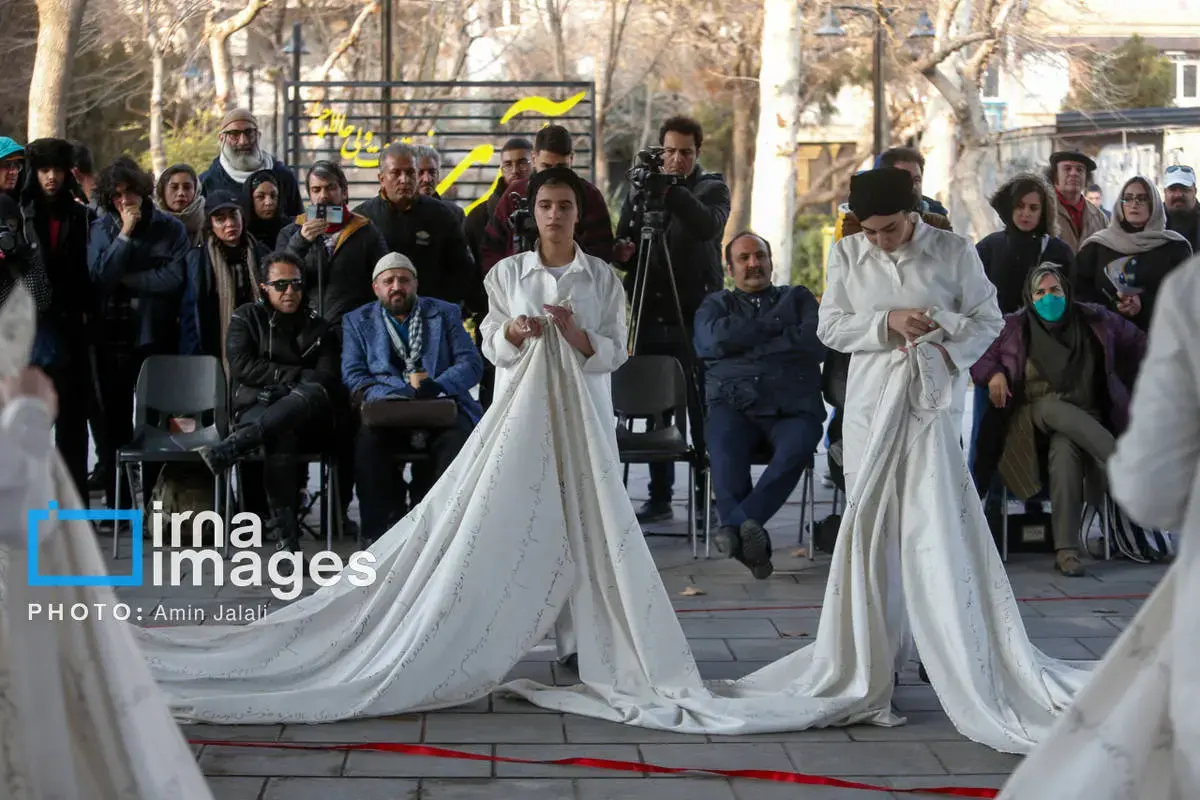 اجرای نامیران در سومین روز جشنواره تئاتر خیابانی فجر