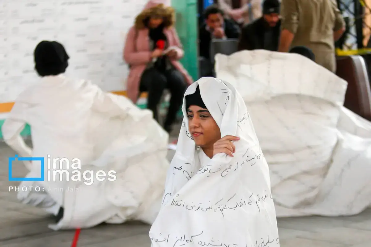 اجرای نامیران در سومین روز جشنواره تئاتر خیابانی فجر