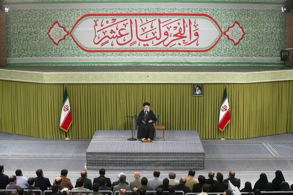 عکس / دیدار اقشار مختلف مردم با رهبر انقلاب در دهه فجر