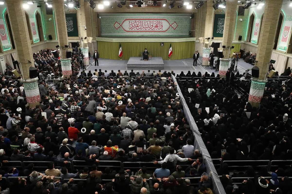 عکس / دیدار اقشار مختلف مردم با رهبر انقلاب در دهه فجر