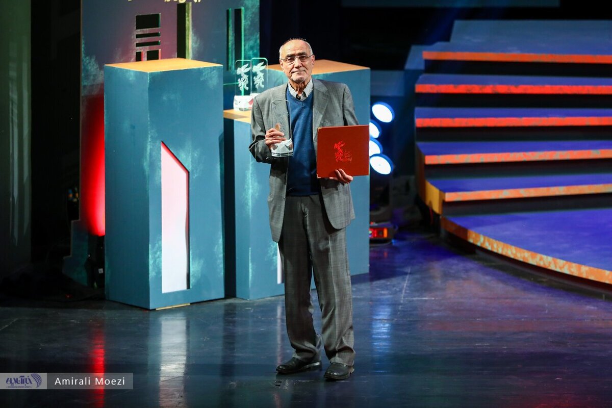 اهدای جوایز برندگان جشنواره فیلم فجر
