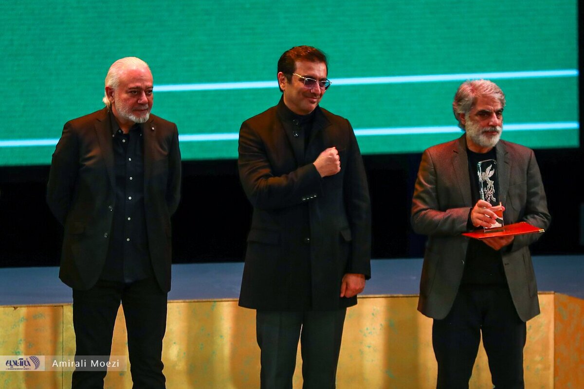 اهدای جوایز برندگان جشنواره فیلم فجر