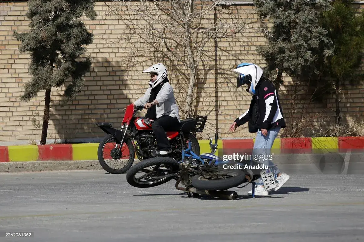 حرکات خاص دختران موتور سوار ایرانی