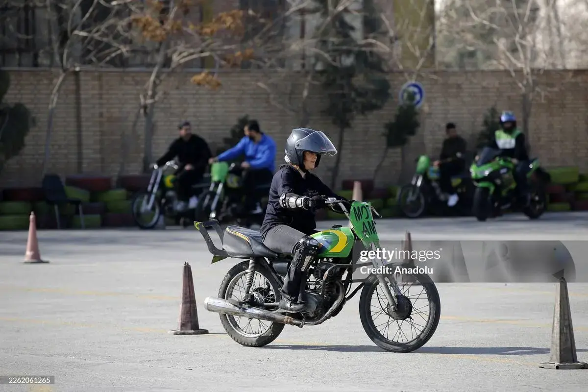 حرکات خاص دختران موتور سوار ایرانی