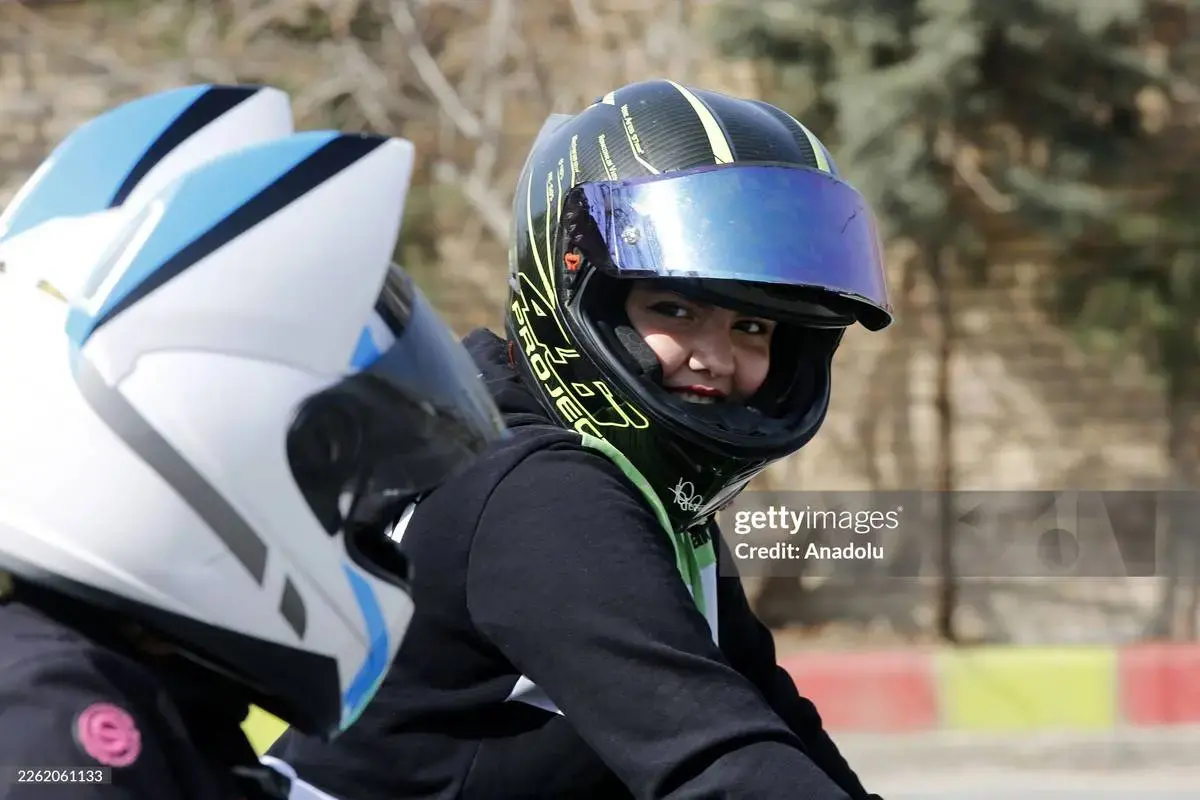 حرکات خاص دختران موتور سوار ایرانی