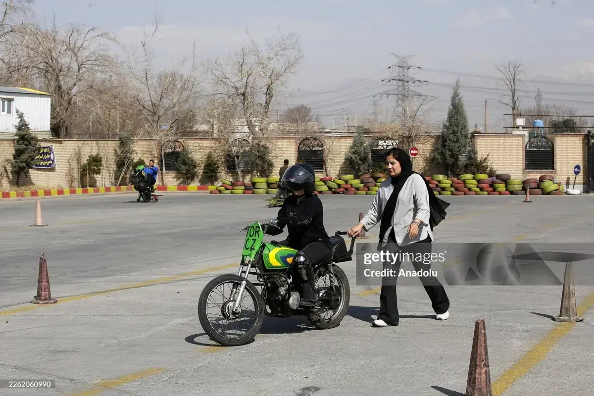 حرکات خاص دختران موتور سوار ایرانی