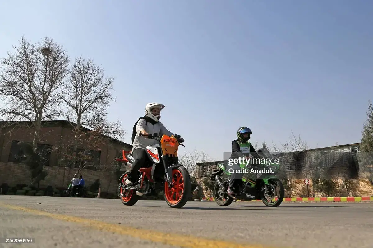 حرکات خاص دختران موتور سوار ایرانی