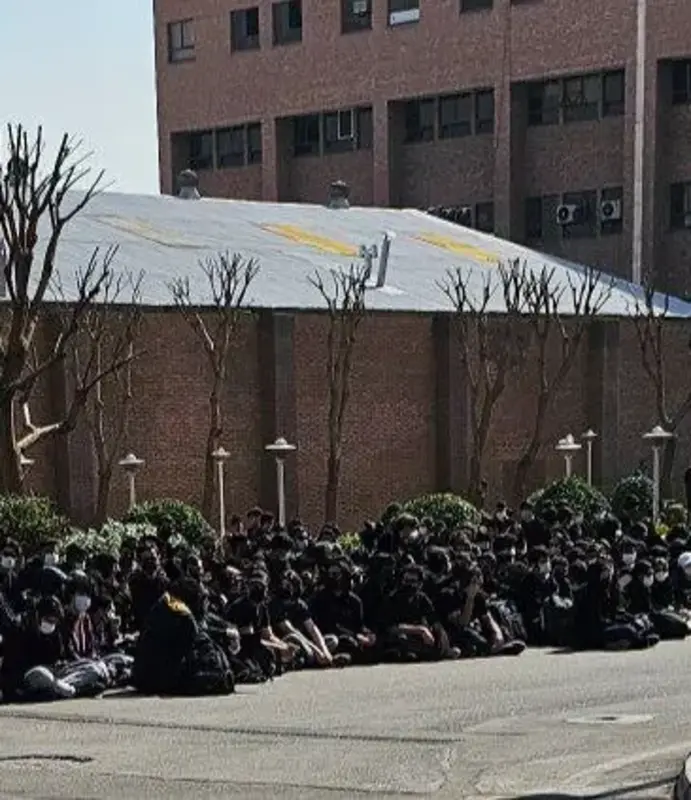 عکس/ شروع تجمعات اعتراضی در چند دانشگاه تهران