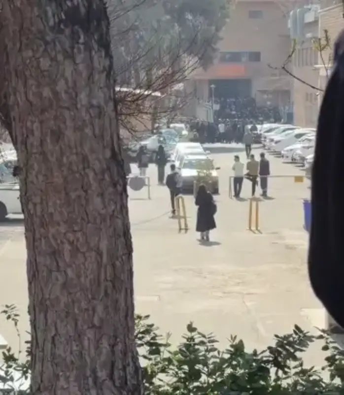 عکس/ شروع تجمعات اعتراضی در چند دانشگاه تهران