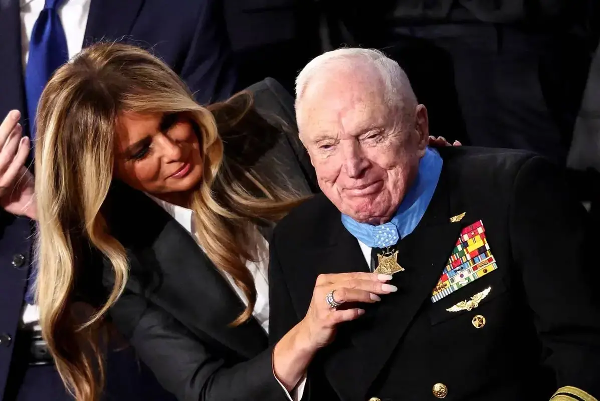 حاشیه‌هایی از سخنرانی سالانه ترامپ در کنگره آمریکا