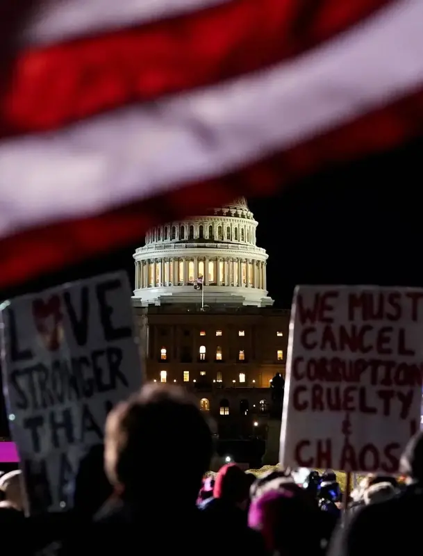 حاشیه‌هایی از سخنرانی سالانه ترامپ در کنگره آمریکا