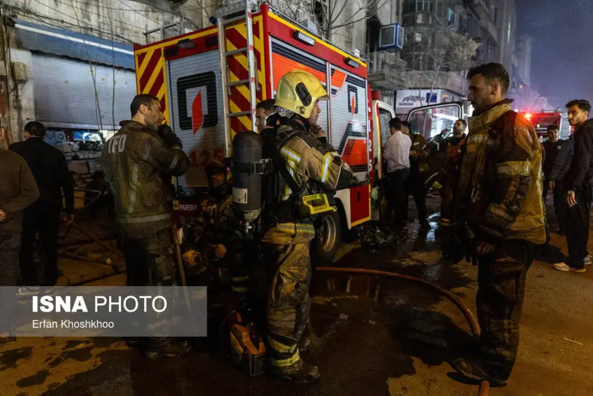 آتش‌سوزی یک انبار لوازم الکترونیکی در لاله‌زار 