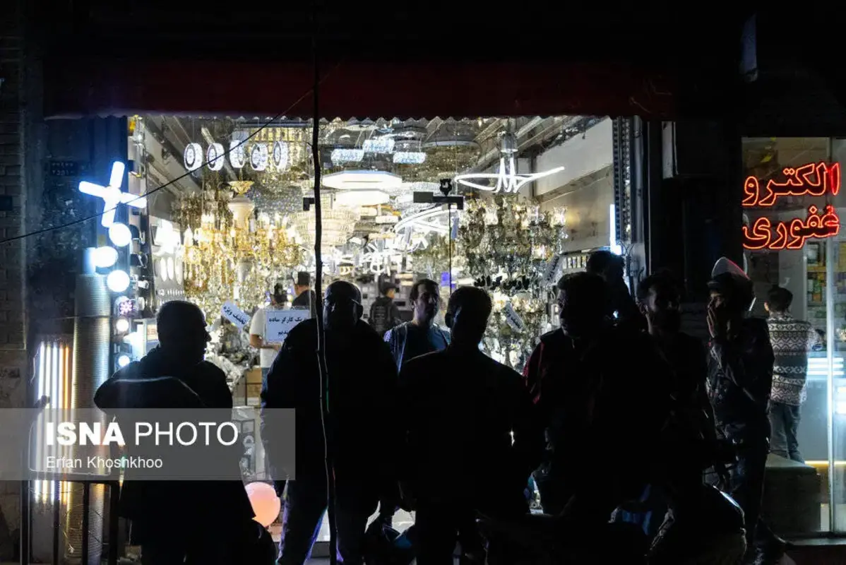 آتش‌سوزی یک انبار لوازم الکترونیکی در لاله‌زار 