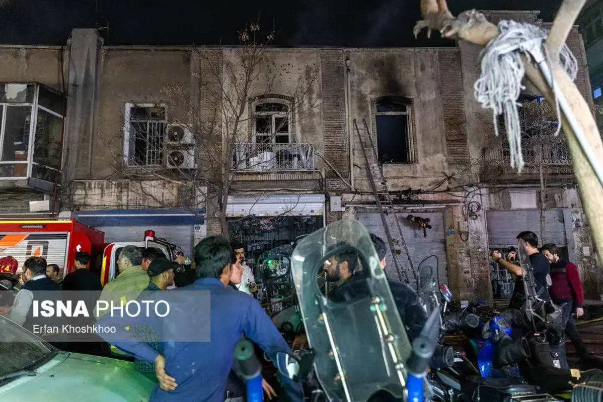 آتش‌سوزی یک انبار لوازم الکترونیکی در لاله‌زار 