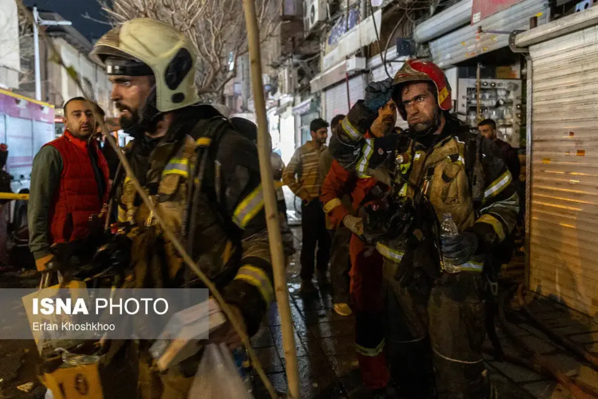 آتش‌سوزی یک انبار لوازم الکترونیکی در لاله‌زار 