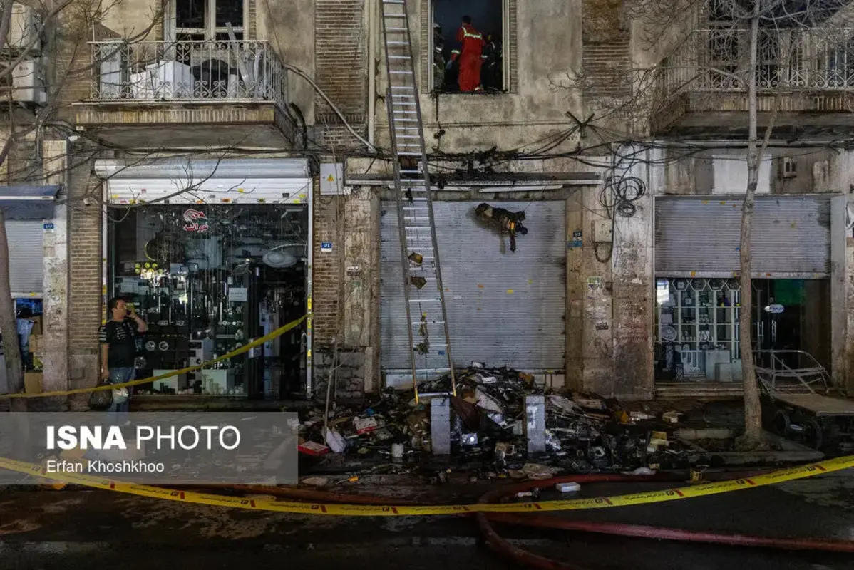 آتش‌سوزی یک انبار لوازم الکترونیکی در لاله‌زار 