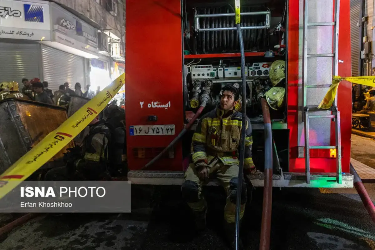 آتش‌سوزی یک انبار لوازم الکترونیکی در لاله‌زار 