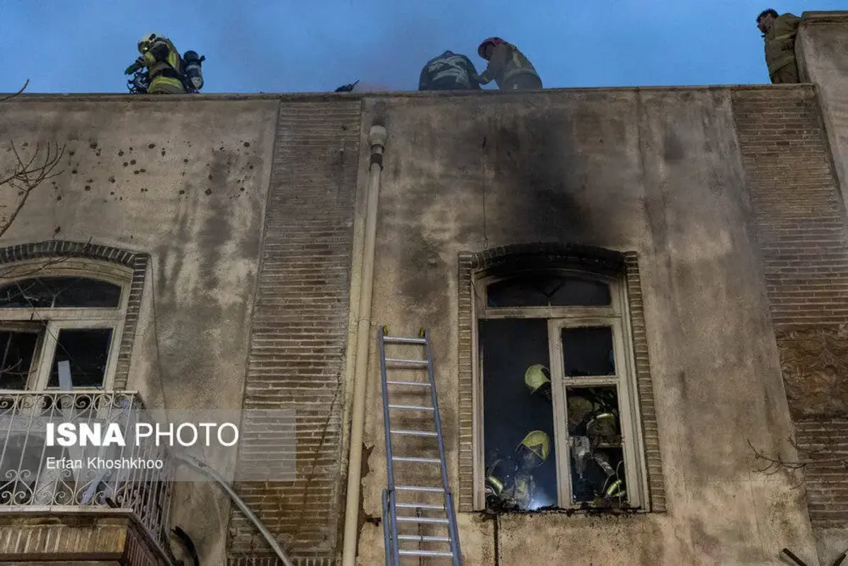 آتش‌سوزی یک انبار لوازم الکترونیکی در لاله‌زار 