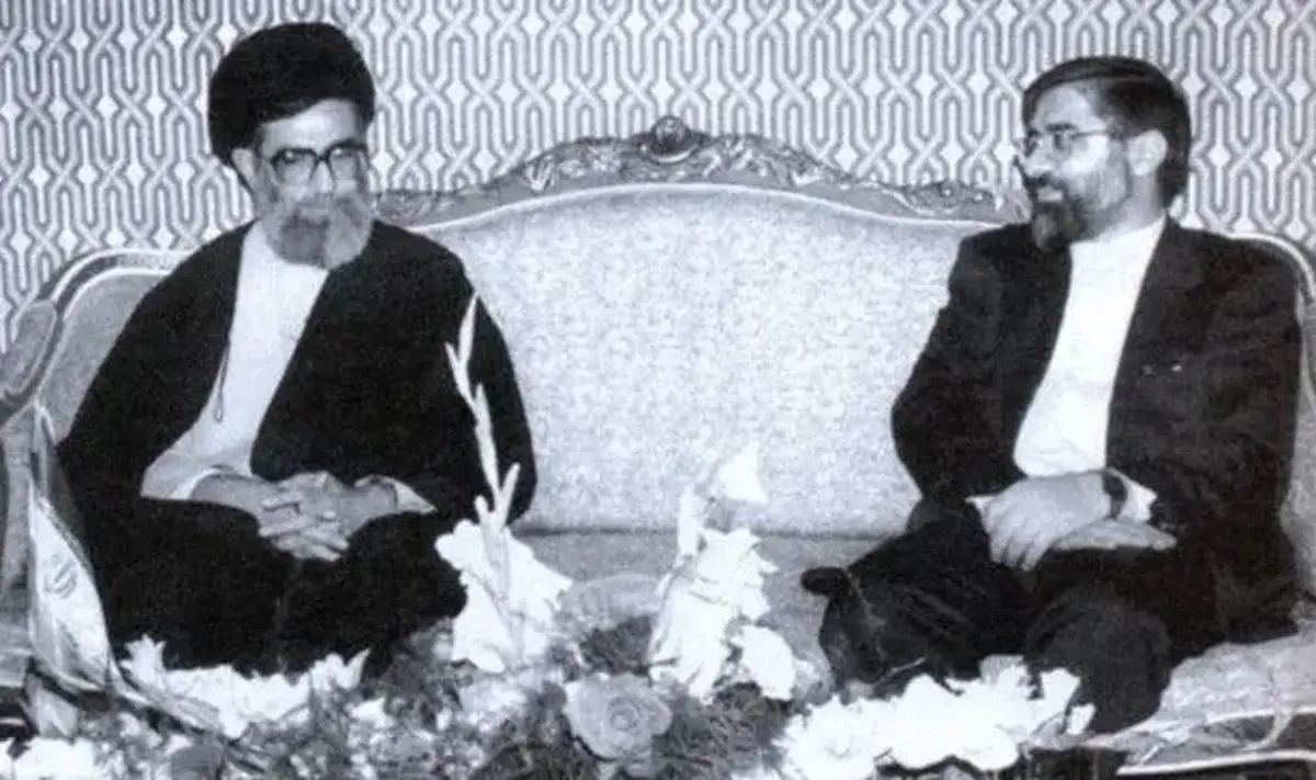 رهبر انقلاب از یک و نیم سالگی تا پایان حیات