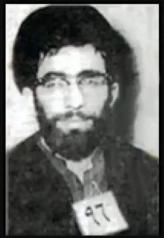 رهبر انقلاب از یک و نیم سالگی تا پایان حیات