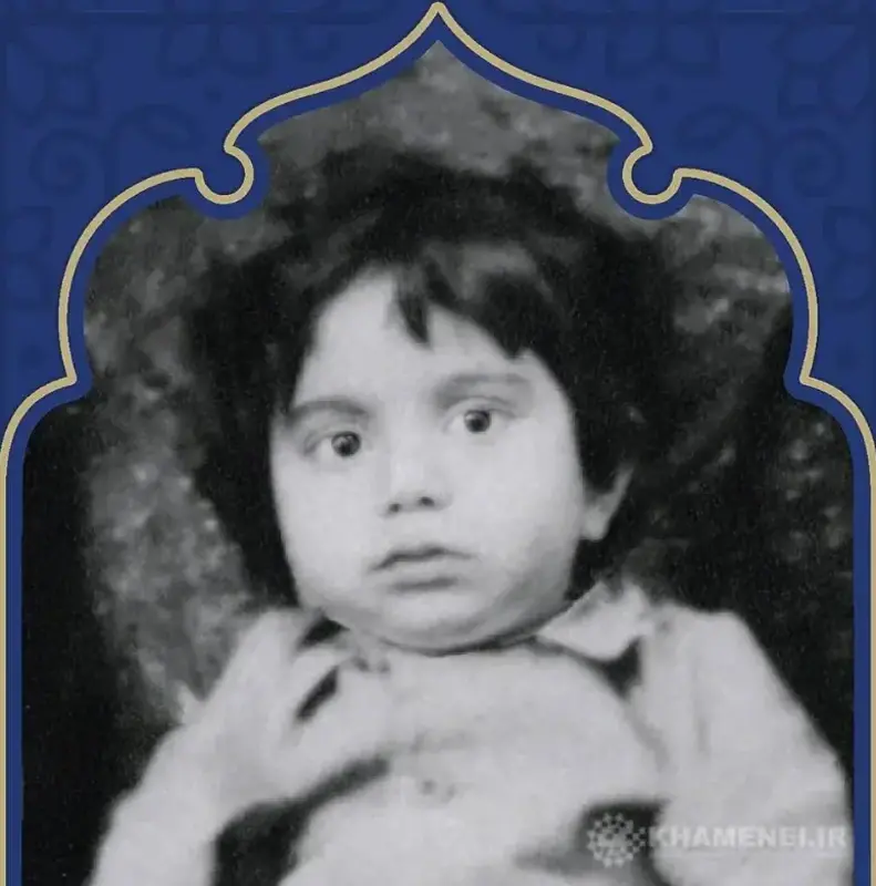 رهبر انقلاب از یک و نیم سالگی تا پایان حیات