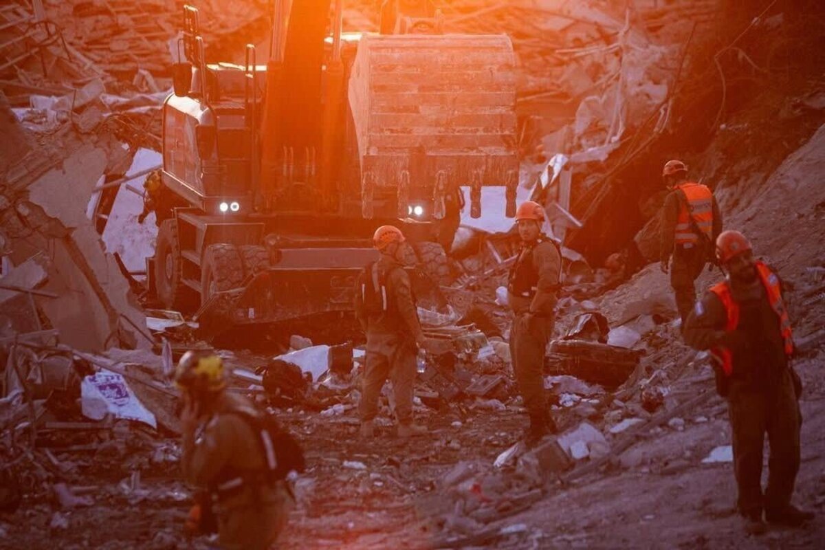 عکس/ ویرانی گسترده ناشی از موشک‌های ایرانی در تل آویو