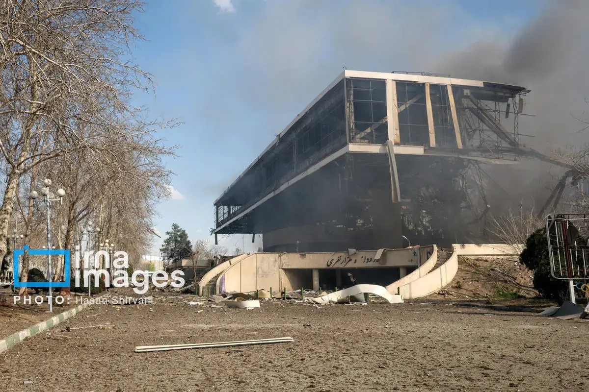 آثار حمله هوایی آمریکا و اسرائیل به سالن ۱۲ هزار نفری استادیوم آزادی