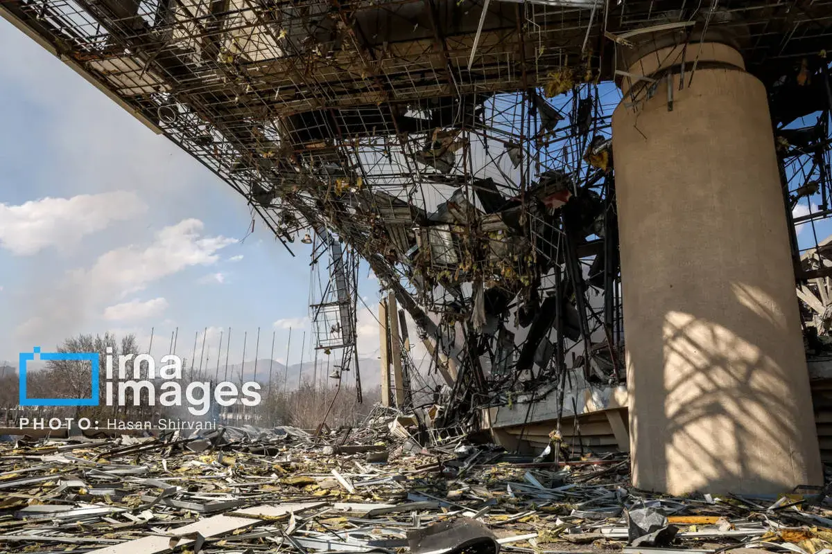 آثار حمله هوایی آمریکا و اسرائیل به سالن ۱۲ هزار نفری استادیوم آزادی