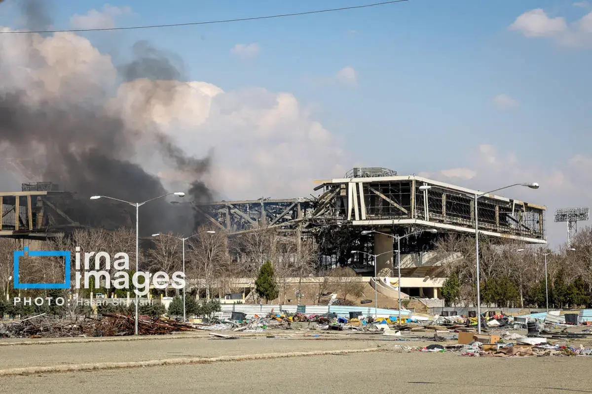 آثار حمله هوایی آمریکا و اسرائیل به سالن ۱۲ هزار نفری استادیوم آزادی