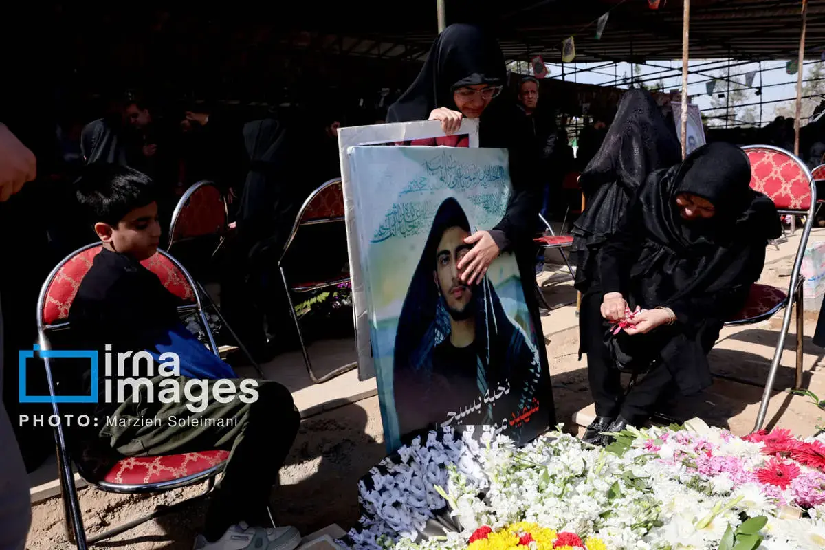 حال و هوای غم‌انگیز قطعه ۴۲ بهشت زهرا