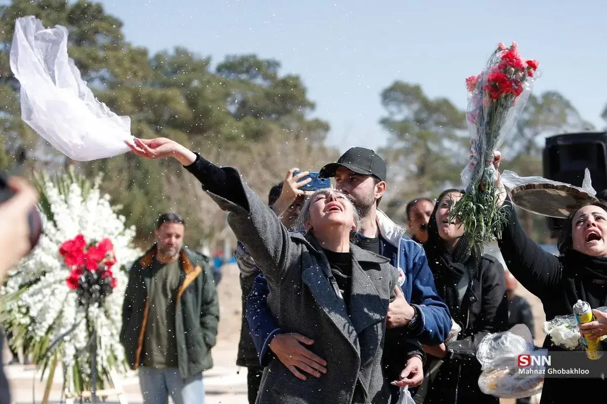 حال و هوای غم‌انگیز قطعه ۴۲ بهشت زهرا