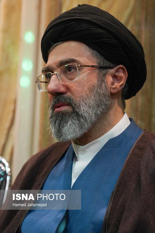 آیت الله سیدمجتبی خامنه‌ای در یک نگاه