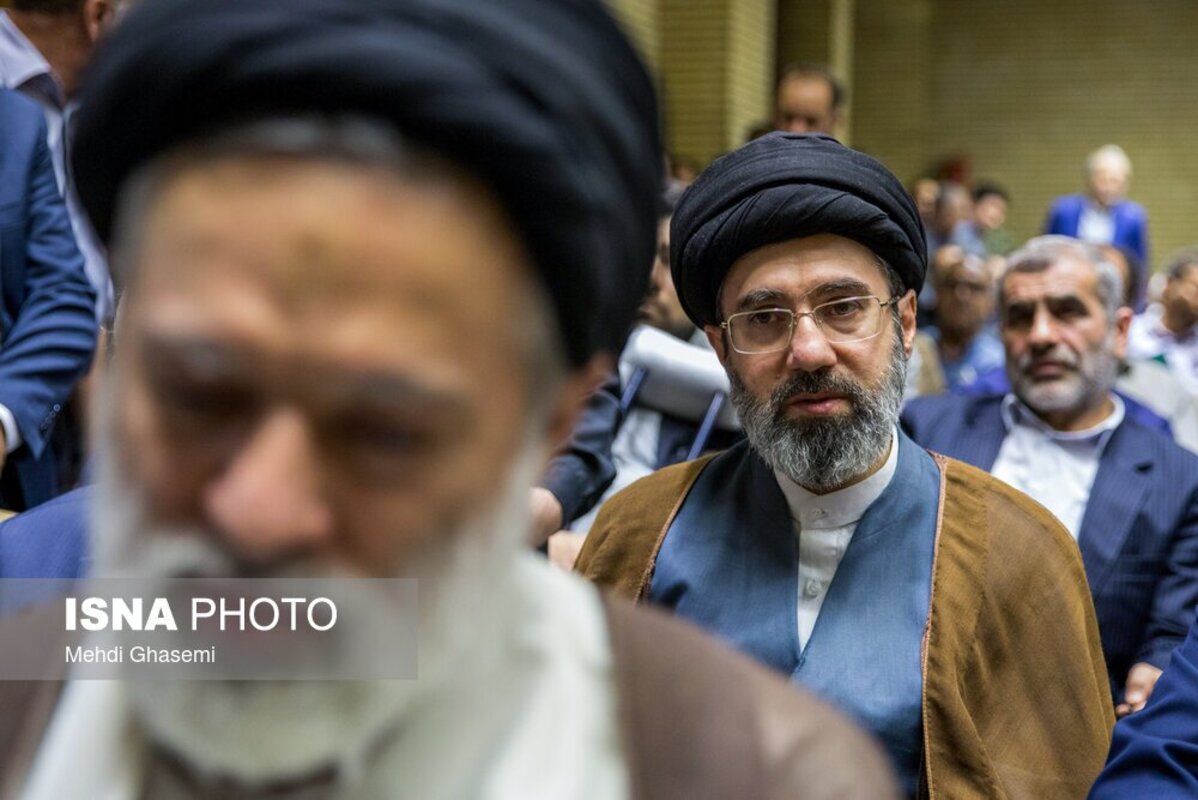 آیت الله سیدمجتبی خامنه‌ای در یک نگاه