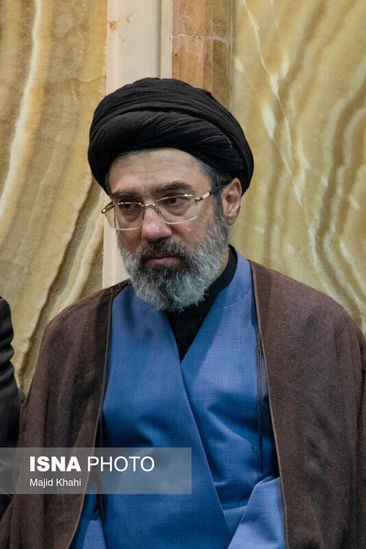 آیت الله سیدمجتبی خامنه‌ای در یک نگاه