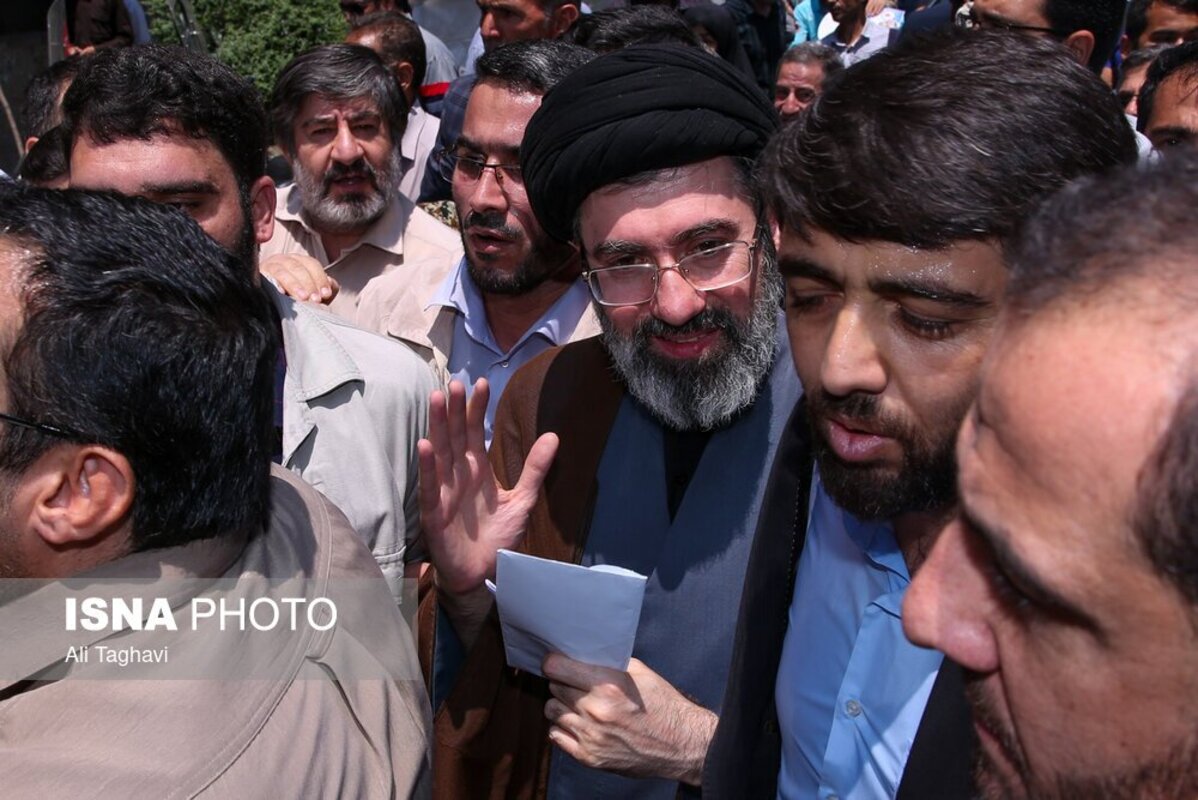 آیت الله سیدمجتبی خامنه‌ای در یک نگاه